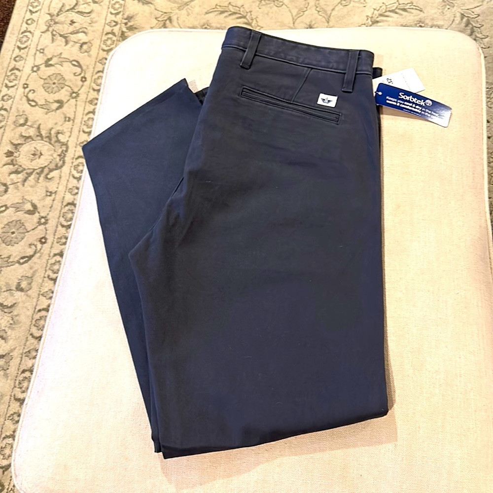 Dockers Men 38W x 32L NWT grey slim fit trousers